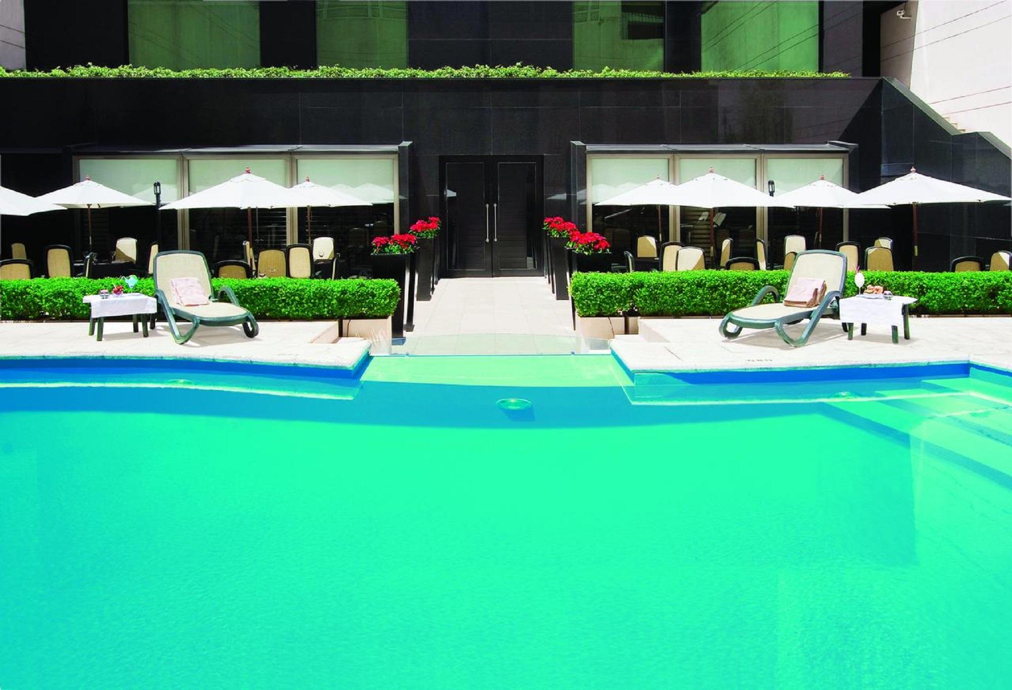 فندق Regal Pacific Puerto Madero بوينس آيرس المظهر الخارجي الصورة The pool at the hotel