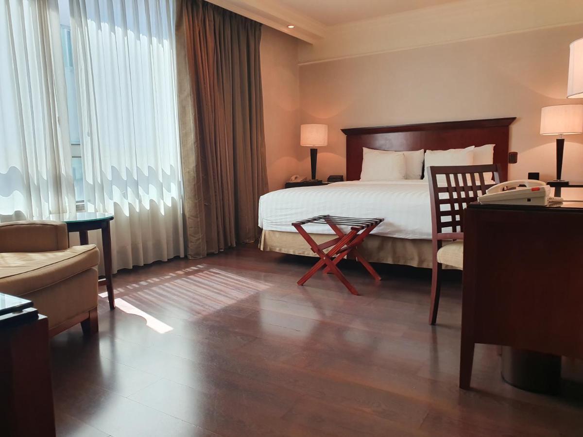 فندق Regal Pacific Puerto Madero بوينس آيرس المظهر الخارجي الصورة A room at the hotel
