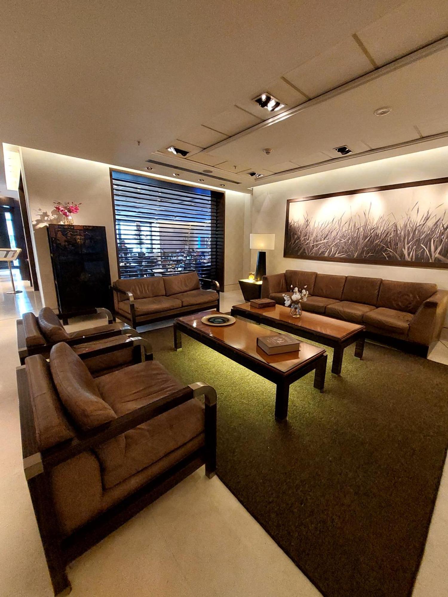 فندق Regal Pacific Puerto Madero بوينس آيرس المظهر الخارجي الصورة The lounge at the airport