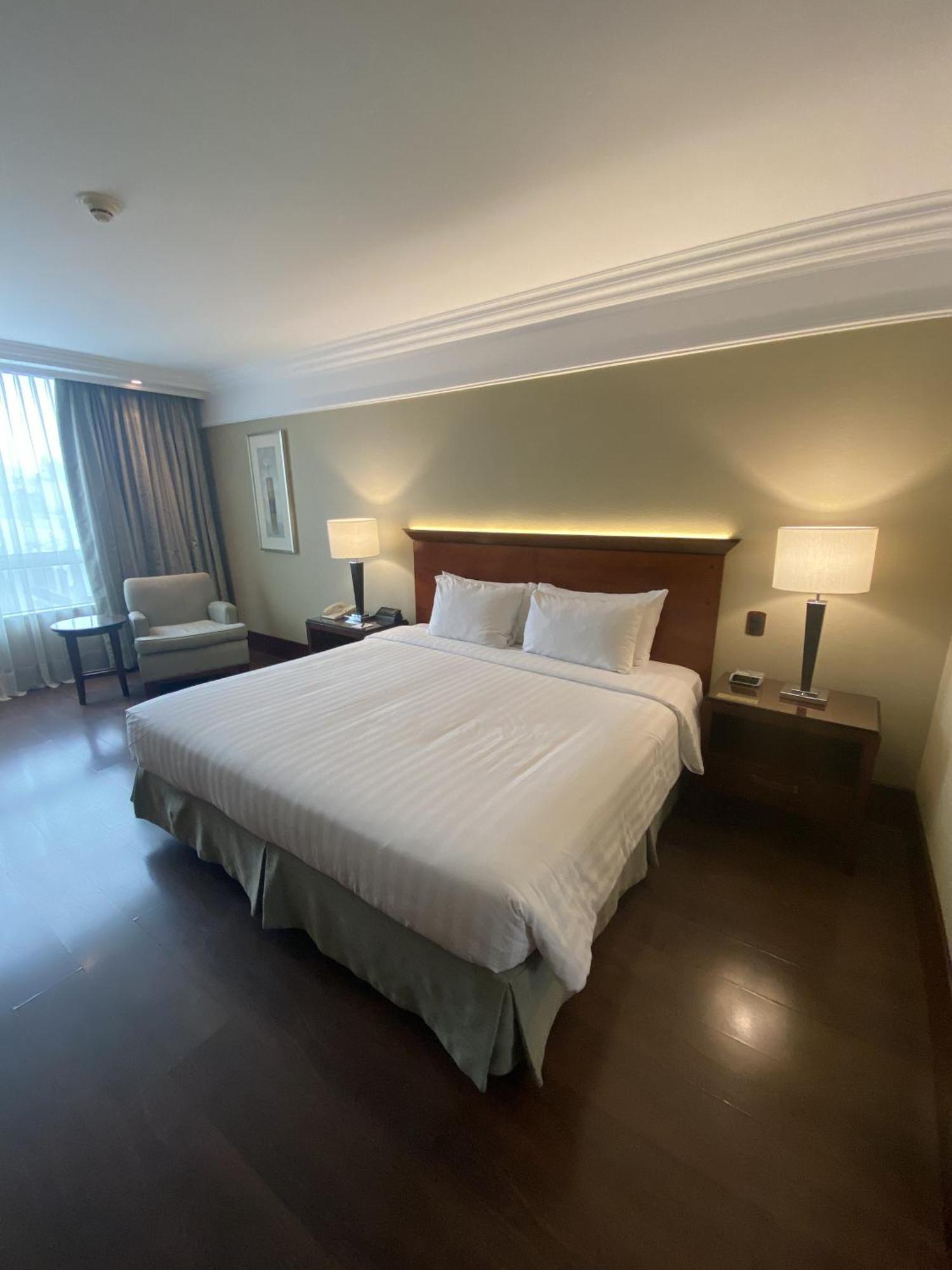 فندق Regal Pacific Puerto Madero بوينس آيرس المظهر الخارجي الصورة A room at the hotel